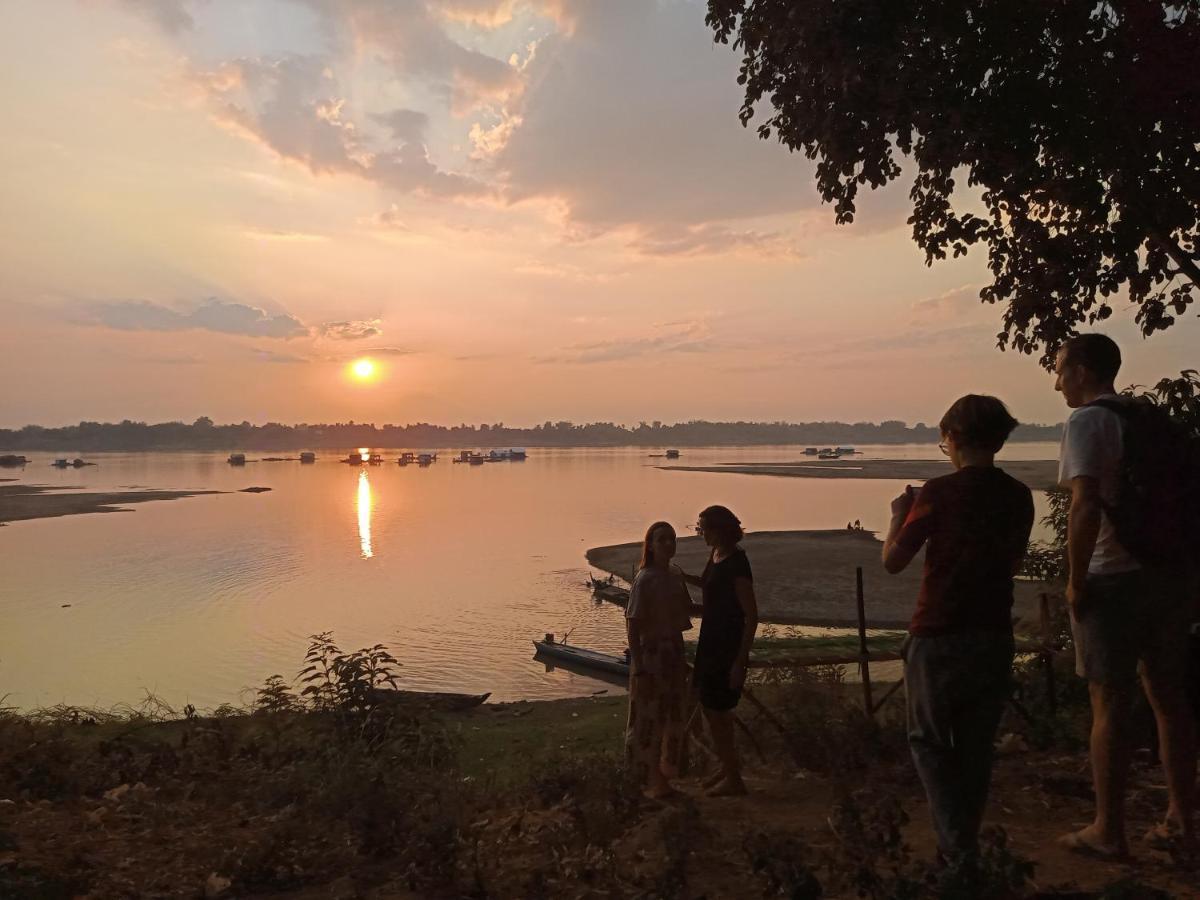 Tonle Mekong Homestay Krong Kracheh エクステリア 写真