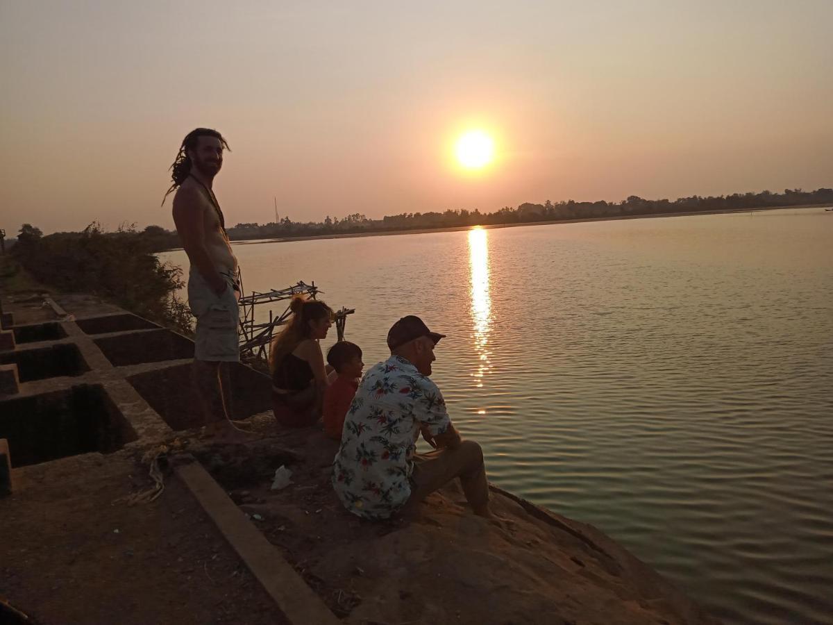 Tonle Mekong Homestay Krong Kracheh エクステリア 写真