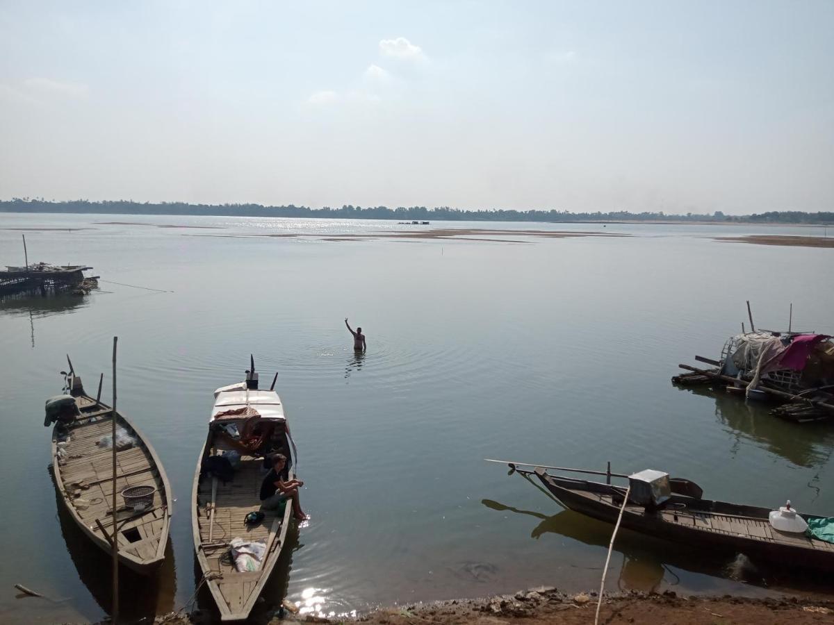 Tonle Mekong Homestay Krong Kracheh エクステリア 写真