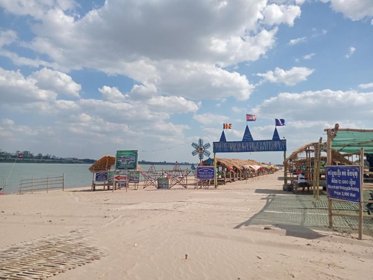 Tonle Mekong Homestay Krong Kracheh エクステリア 写真