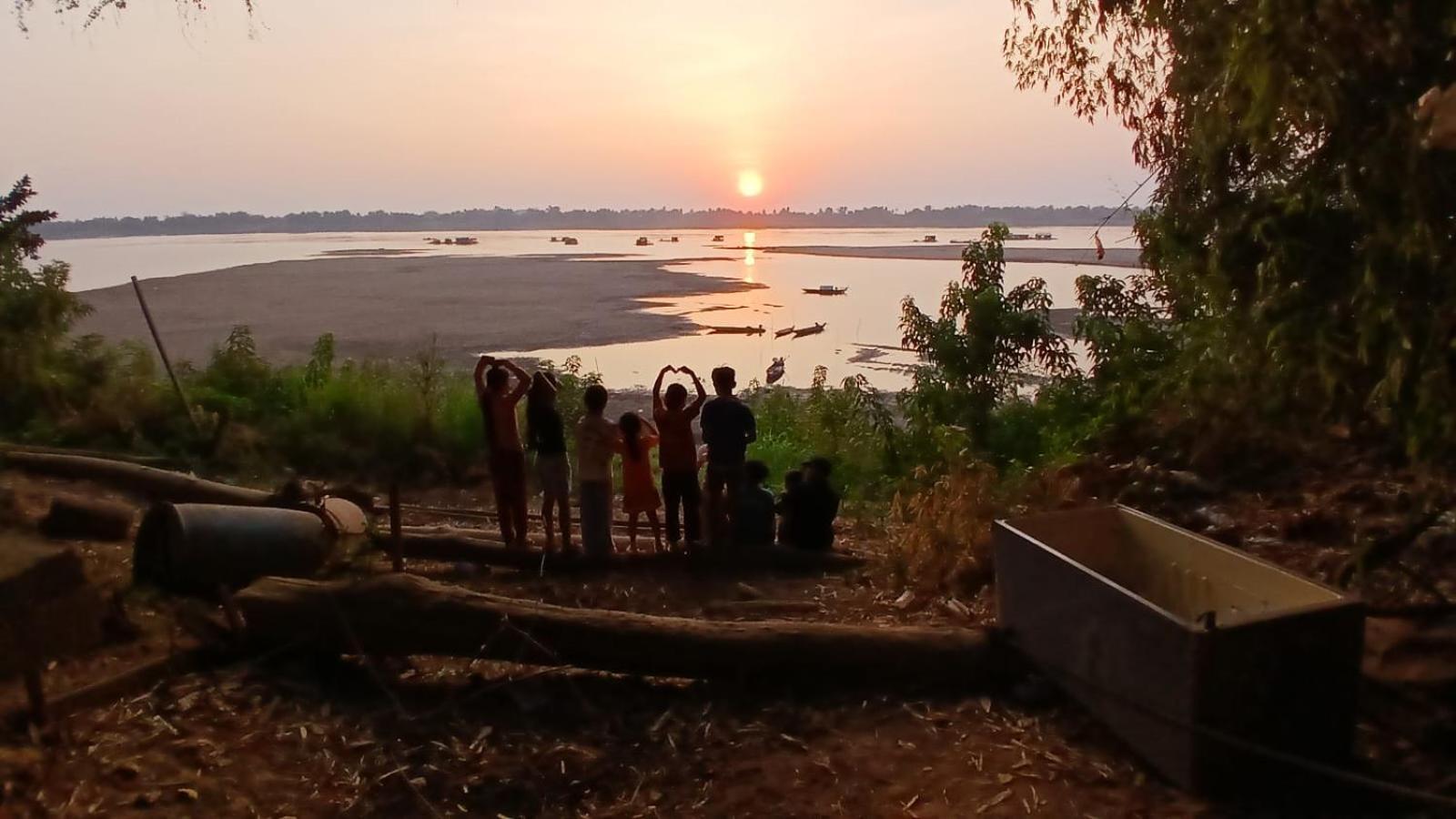 Tonle Mekong Homestay Krong Kracheh エクステリア 写真